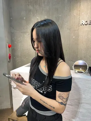 カラー 西舘 柚のヘアスタイル