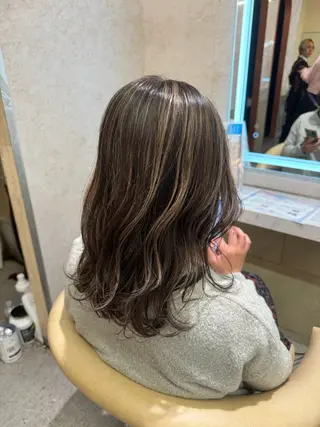 セミロング カラー 高円寺946 伊畑優希のヘアスタイル