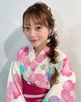 ロング ヘアアレンジ tomida yukiの眉毛・アイブロウイメージ