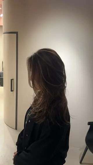 セミロング 今が1番似合う自分に /志音のヘアスタイル