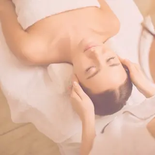 小顔・リフトアップ/ 奈緒美のエステ・リラクイメージ