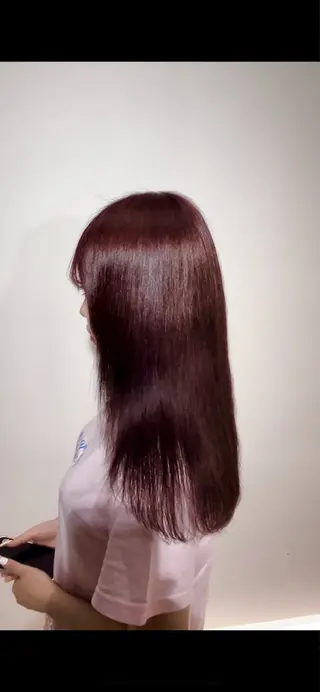 カラー ニトウ レイナのヘアスタイル
