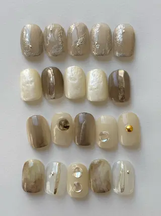 ネイル une／YUKINA 🫧大人nuanceのネイルデザイン