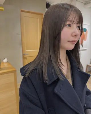 セミロング カラー 透明感カラーレイヤー 名古屋LORENハダのヘアスタイル