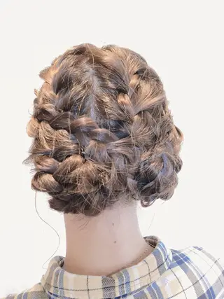 ヘアアレンジ ツノガイ エリのヘアスタイル