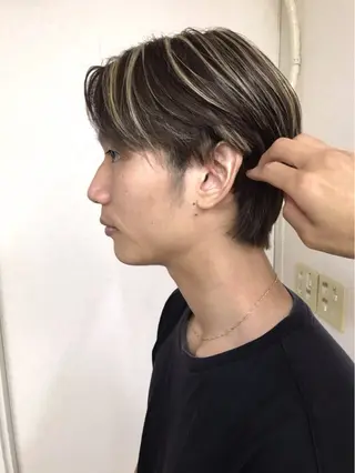 ショート カラー メンズ 三輪 太一のヘアスタイル
