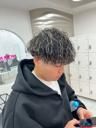 ミディアム パーマ メンズ メンズパーマ特化 TAIGAのヘアスタイル
