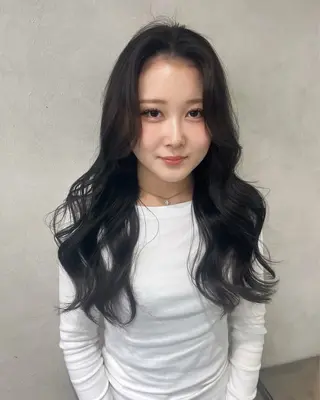 ロング カラー yui🎀ブリーチ なしベージュ／博多のヘアスタイル