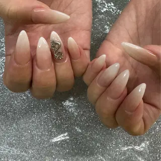 ネイル VIERU 🌈🎀💖のネイルデザイン