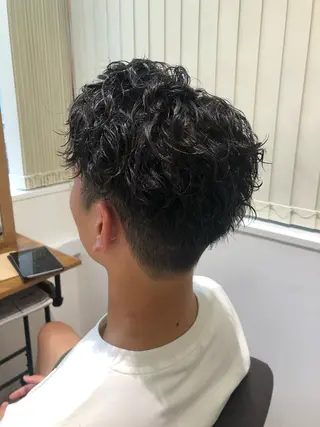 ショート カラー パーマ メンズ 関西センターパート メンズモデル募集のヘアスタイル