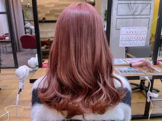 セミロング カラー 塩崎 明菜のヘアスタイル