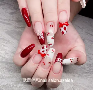 ネイル R inのネイルデザイン