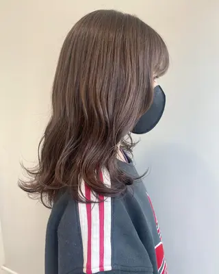 セミロング カラー 山口 莉奈のヘアスタイル