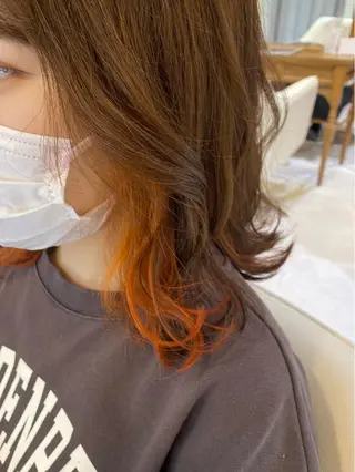 ミディアム カラー 梛木 唯のヘアスタイル