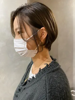 ショート カラー ツキノキ ミナのヘアスタイル
