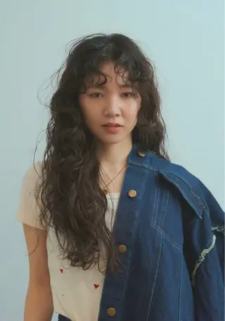 ロング 菊川 愛莉のヘアスタイル