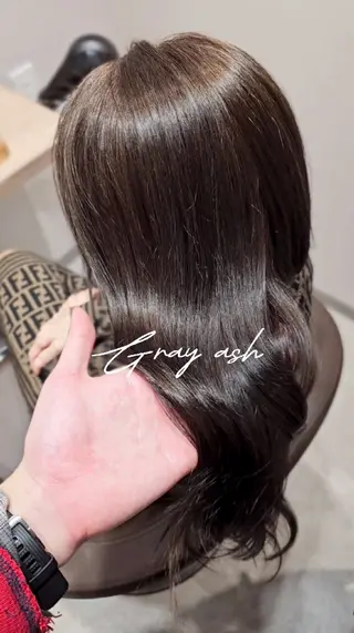 セミロング カラー 縮毛矯正をしている人 のためのカラーのヘアスタイル