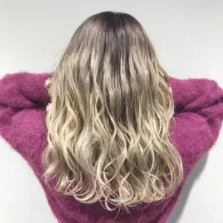 ミディアム カラー ヘアアレンジ Zina渋谷エリア マネージャShionのヘアスタイル