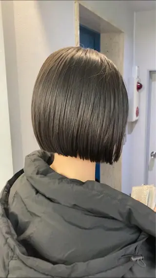 ショート カラー ブリーチ&似合せボブ 田中寛十のヘアスタイル