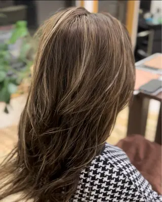 ロング 亀井 慎太郎のヘアスタイル