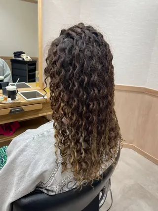 ロング パーマ 髪の家 tikiのヘアスタイル