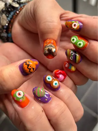 ネイル 🪐富島彩夏 /海外nail🪐のネイルデザイン