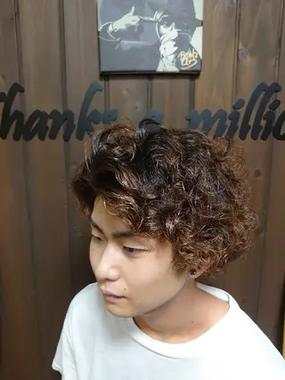 メンズ パーマ 岡林 選のヘアスタイル