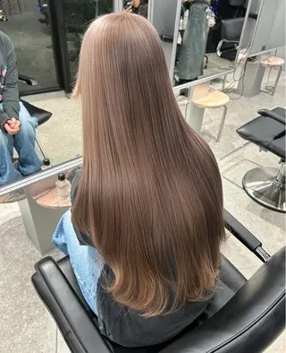 ロング カラー PELE ハイトーン RIMUのヘアスタイル