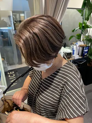 ショート カラー 新宿店長 🦄ブリーチYUGOのヘアスタイル