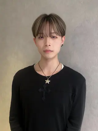 ショート カラー パーマ メンズ Qin原宿店所属・葵 韓国オタク美容師 レイヤーカットのヘアスタイル