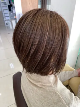 ショート カラー 小坂 麻綾のヘアスタイル