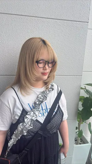 ミディアム 本村 あやかのヘアスタイル