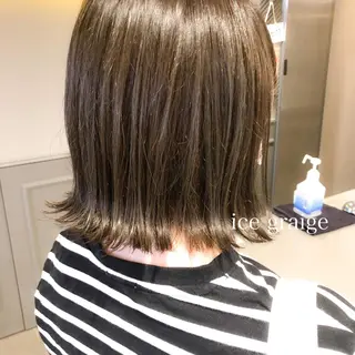 ミディアム ハイトーン×レイヤー カットTAKUMIのヘアスタイル