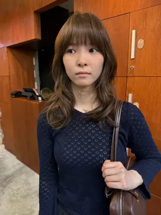 セミロング レイヤーカット\ウル フ　chinatsuのヘアスタイル