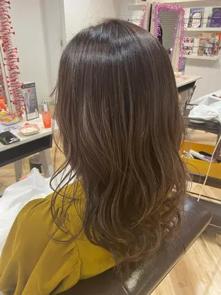 セミロング カラー 伊東 彩花のヘアスタイル