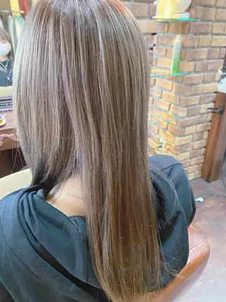 ロング カラー DOLCE尾亦 花織のヘアスタイル