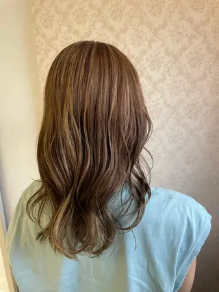 セミロング ヒヨシ ルナのヘアスタイル