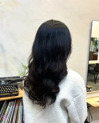 ロング パーマ ロングレイヤー ／米澤凌華のヘアスタイル