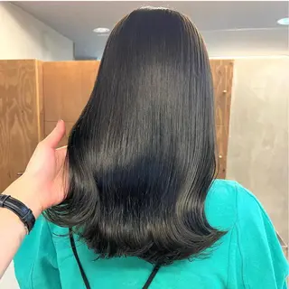 セミロング カラー パーマ ヘアアレンジ メンズ キッズ ネイル マツエク・マツパ アイブロウ 前川 朋香のヘアスタイル