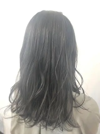 ミディアム NANAI HIROKIのヘアスタイル