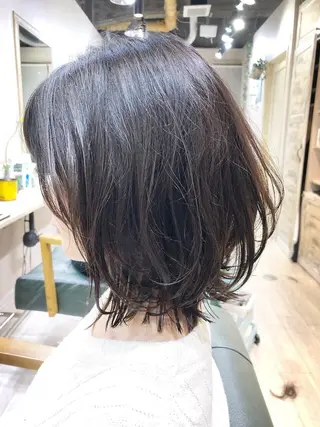 セミロング 安部 美絵のヘアスタイル