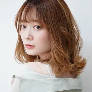 ミディアム 越智 咲穂のヘアスタイル