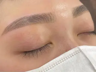 アイブロウ プラスアイ🩶 KARINOのマツエク・マツパデザイン