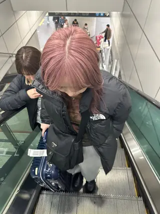 カラー 杉本 沙羅のヘアスタイル