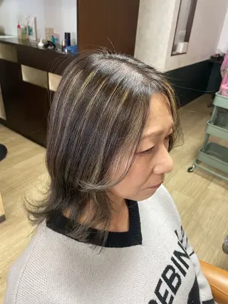 ミディアム カラー 徳留 もも花のヘアスタイル