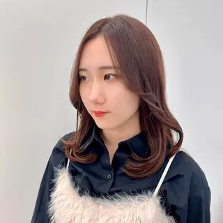 ミディアム カラー ブリーチなし/レイヤ ー特化🌈Tommyのヘアスタイル