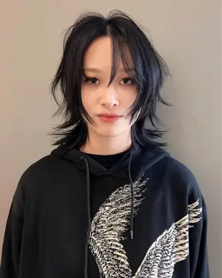 ミディアム 圧倒的デザイン力 店長🎨RENAのヘアスタイル