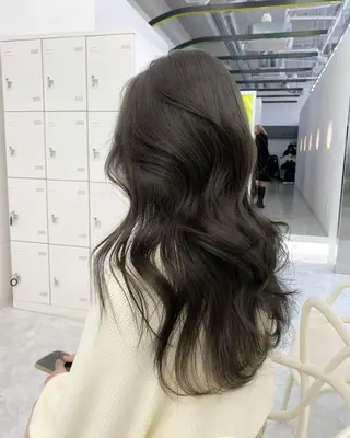 ロング カラー 🪽韓国暗髪ヘア🪽 DANCE渋谷🤍のヘアスタイル