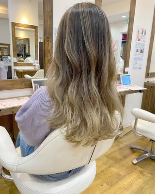 ロング カラー 横浜ブリーチムラ直し ハイトーン/ブリーチのヘアスタイル