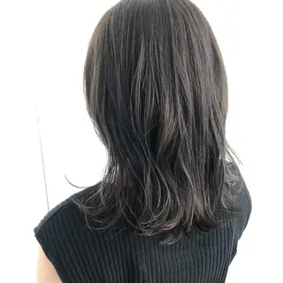ミディアム カラー 日高 香織のヘアスタイル